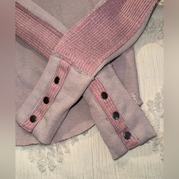 We The Free Tasha Snap Cuff sleeve Thermal NWOT - Picture 6 of 9